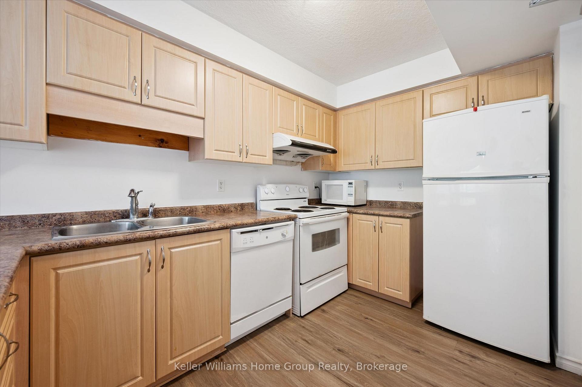Photo 13 of Unit 3, 35 Mountford Drive, Guelph, Grange Road — HOMEH