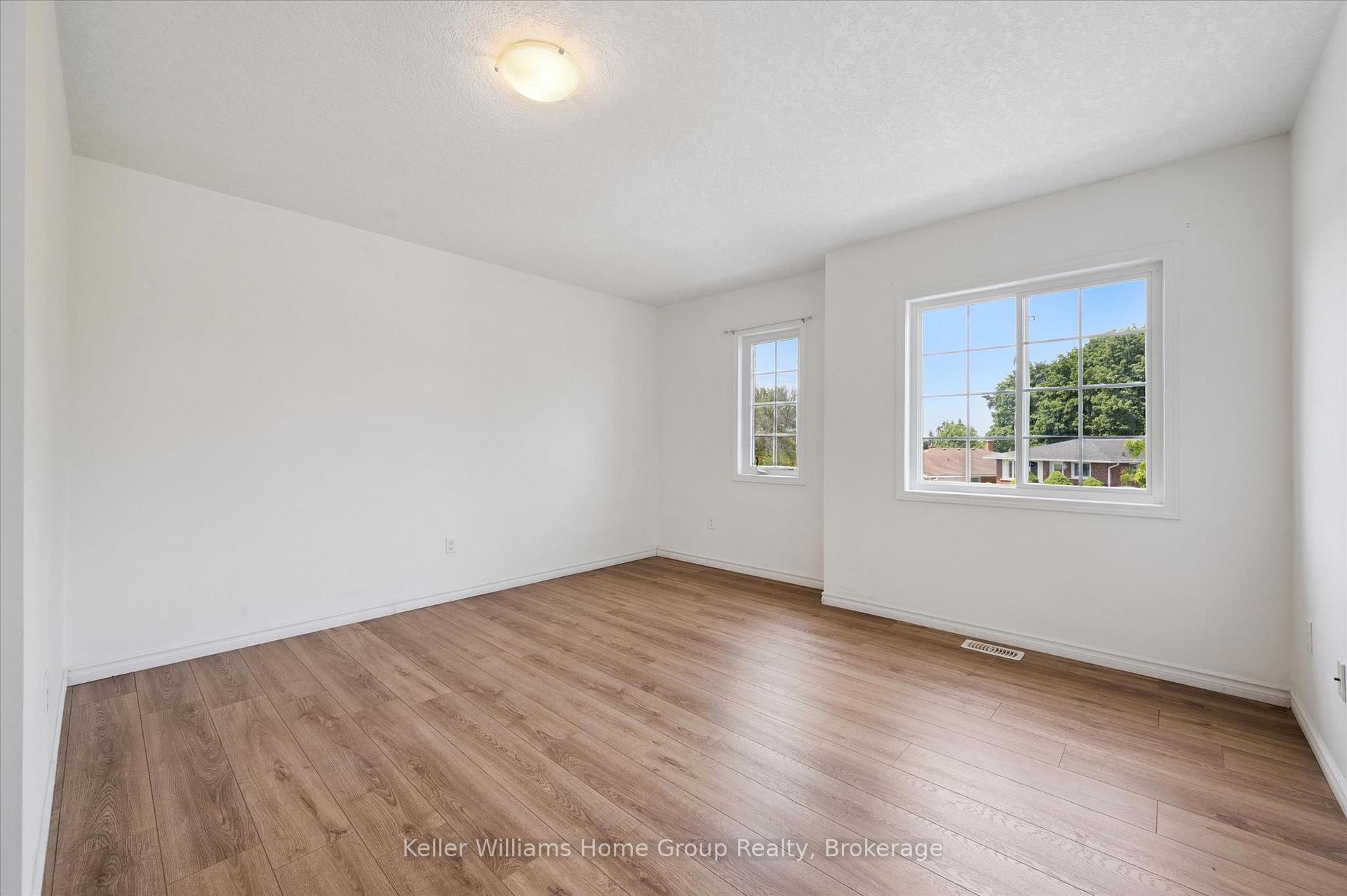 Photo 19 of Unit 3, 35 Mountford Drive, Guelph, Grange Road — HOMEH