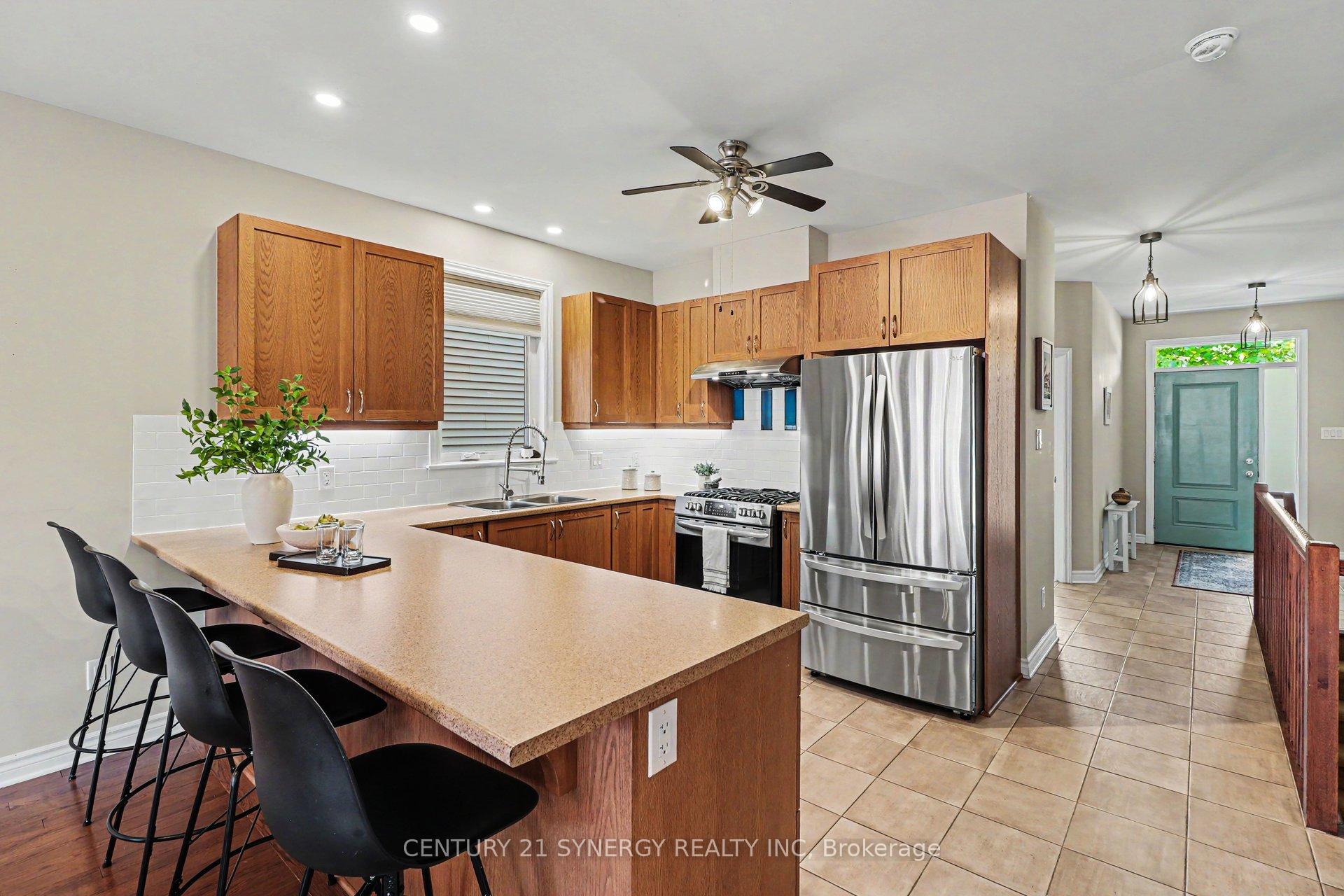 Photo 13 of 129 Boxcar Crescent, Russell, Village of Russell — HOMEH