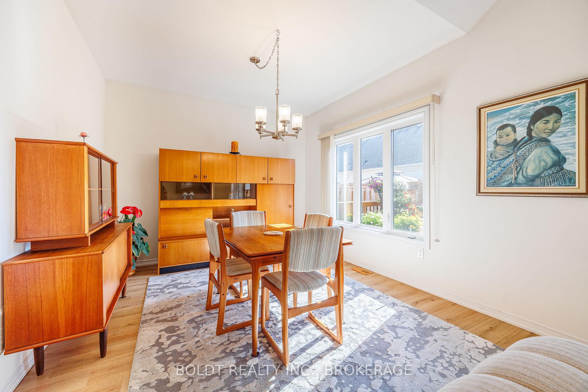 Photo 9 of 35 Cosmopolitan Common, St. Catharines, Carlton/Bunting — HOMEH