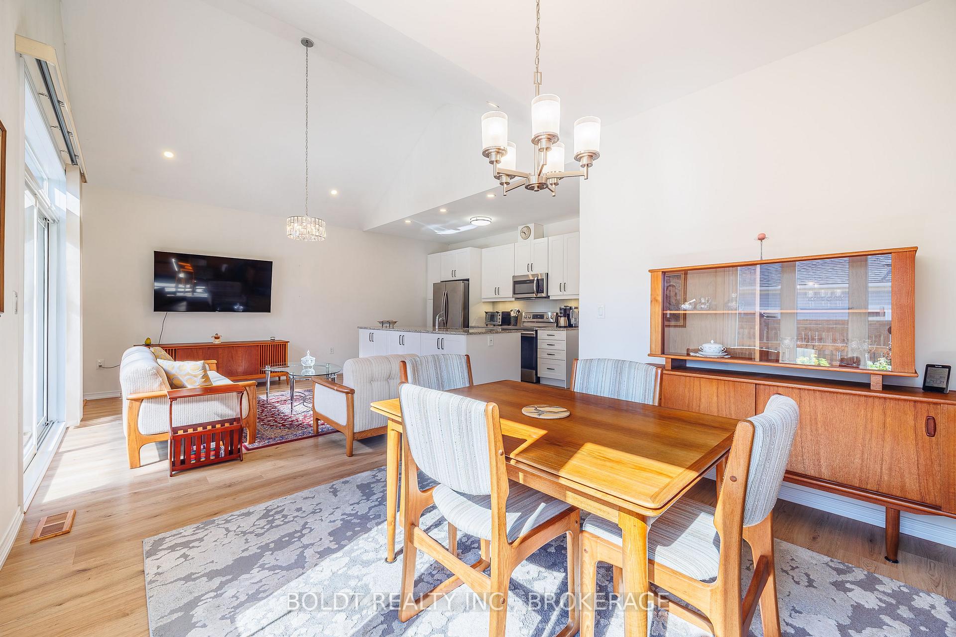 Photo 10 of 35 Cosmopolitan Common, St. Catharines, Carlton/Bunting — HOMEH