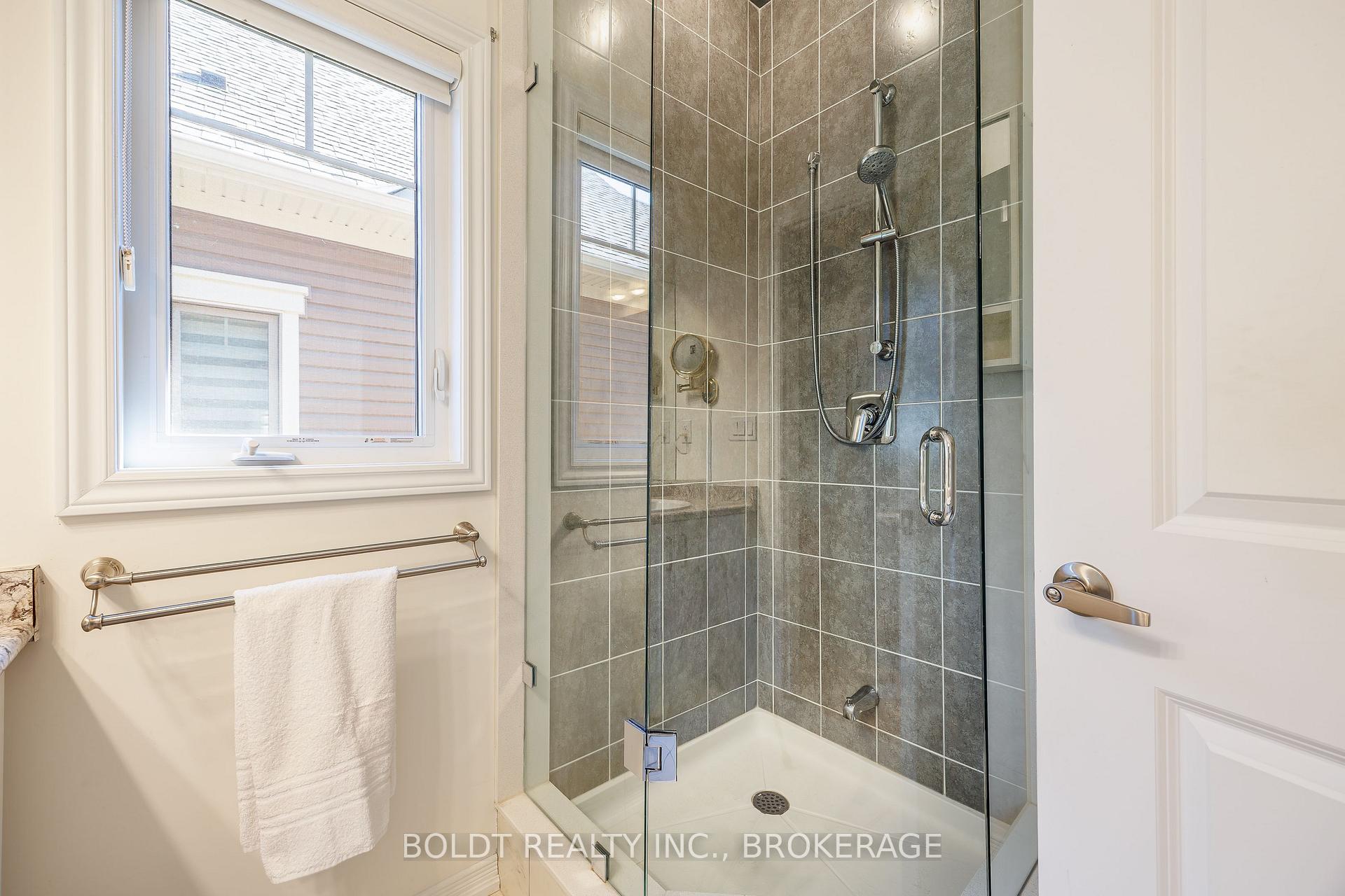 Photo 16 of 35 Cosmopolitan Common, St. Catharines, Carlton/Bunting — HOMEH