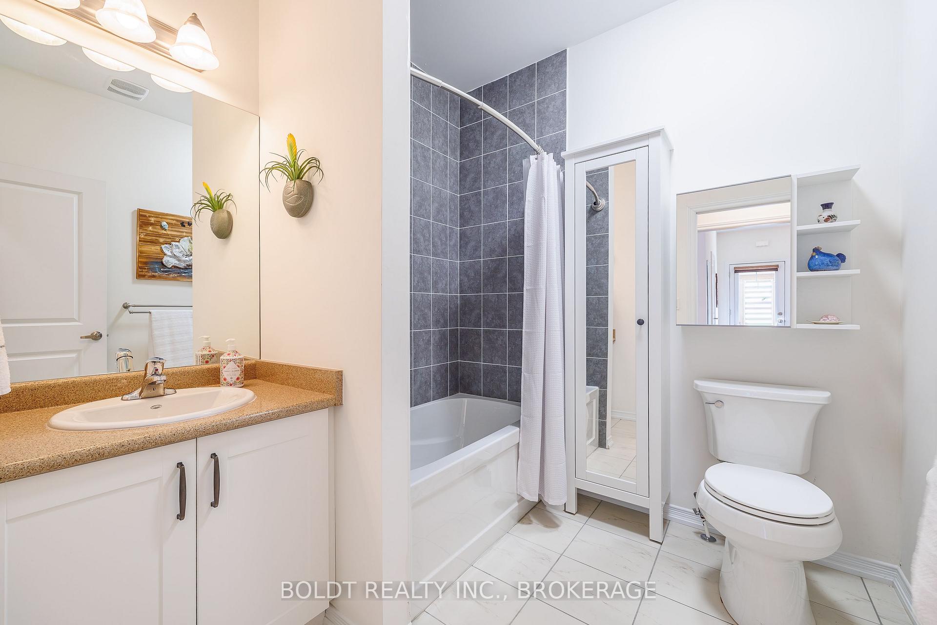 Photo 20 of 35 Cosmopolitan Common, St. Catharines, Carlton/Bunting — HOMEH