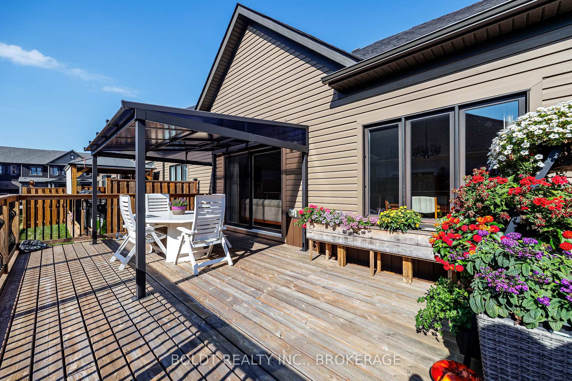 Photo 26 of 35 Cosmopolitan Common, St. Catharines, Carlton/Bunting — HOMEH