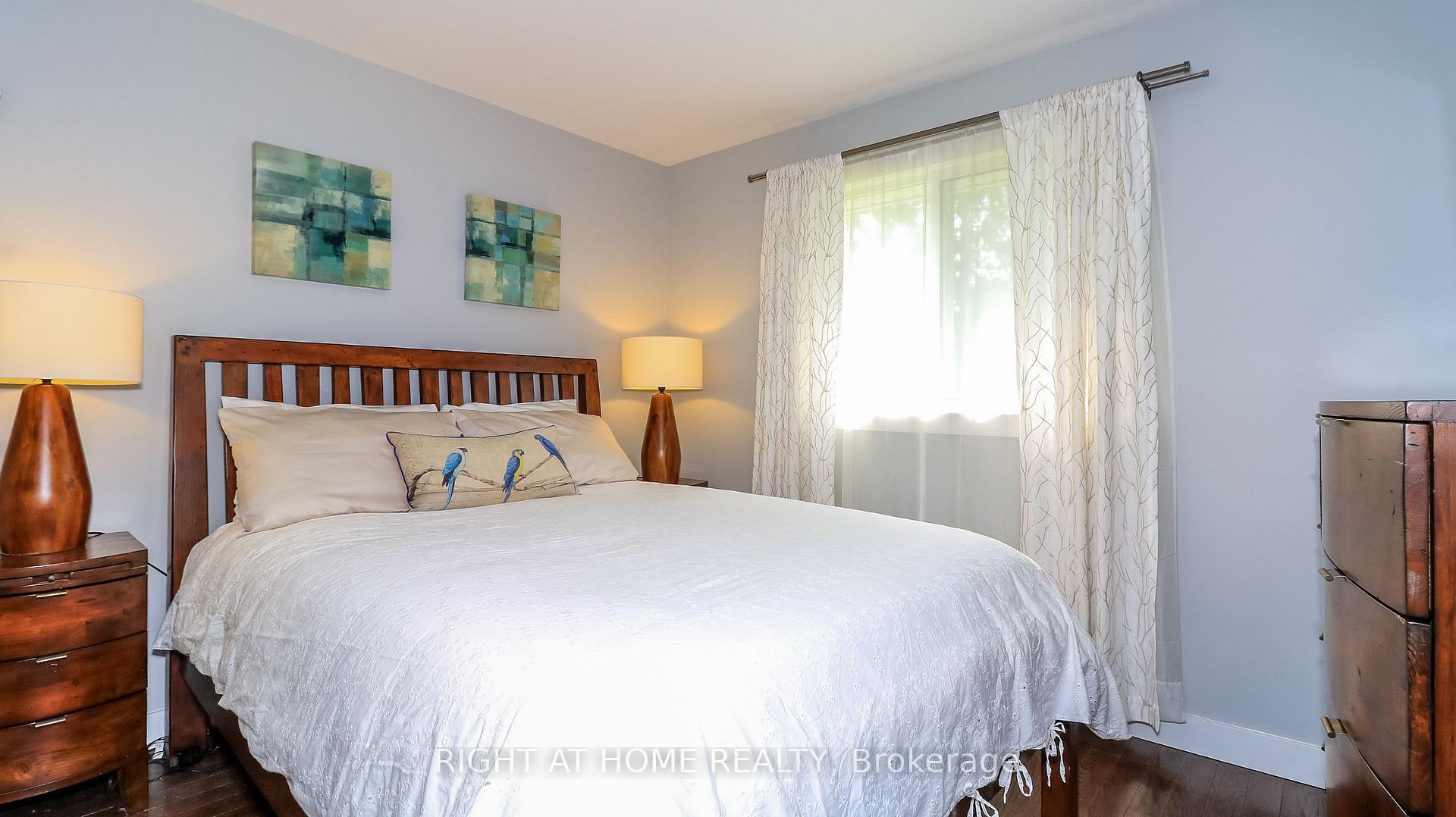 Photo 12 of 15 Highview Road, Barrie, Wellington — HOMEH