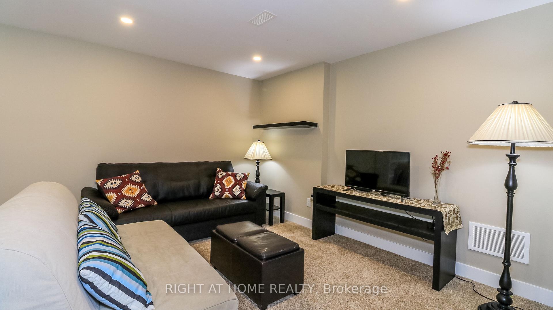 Photo 17 of 15 Highview Road, Barrie, Wellington — HOMEH