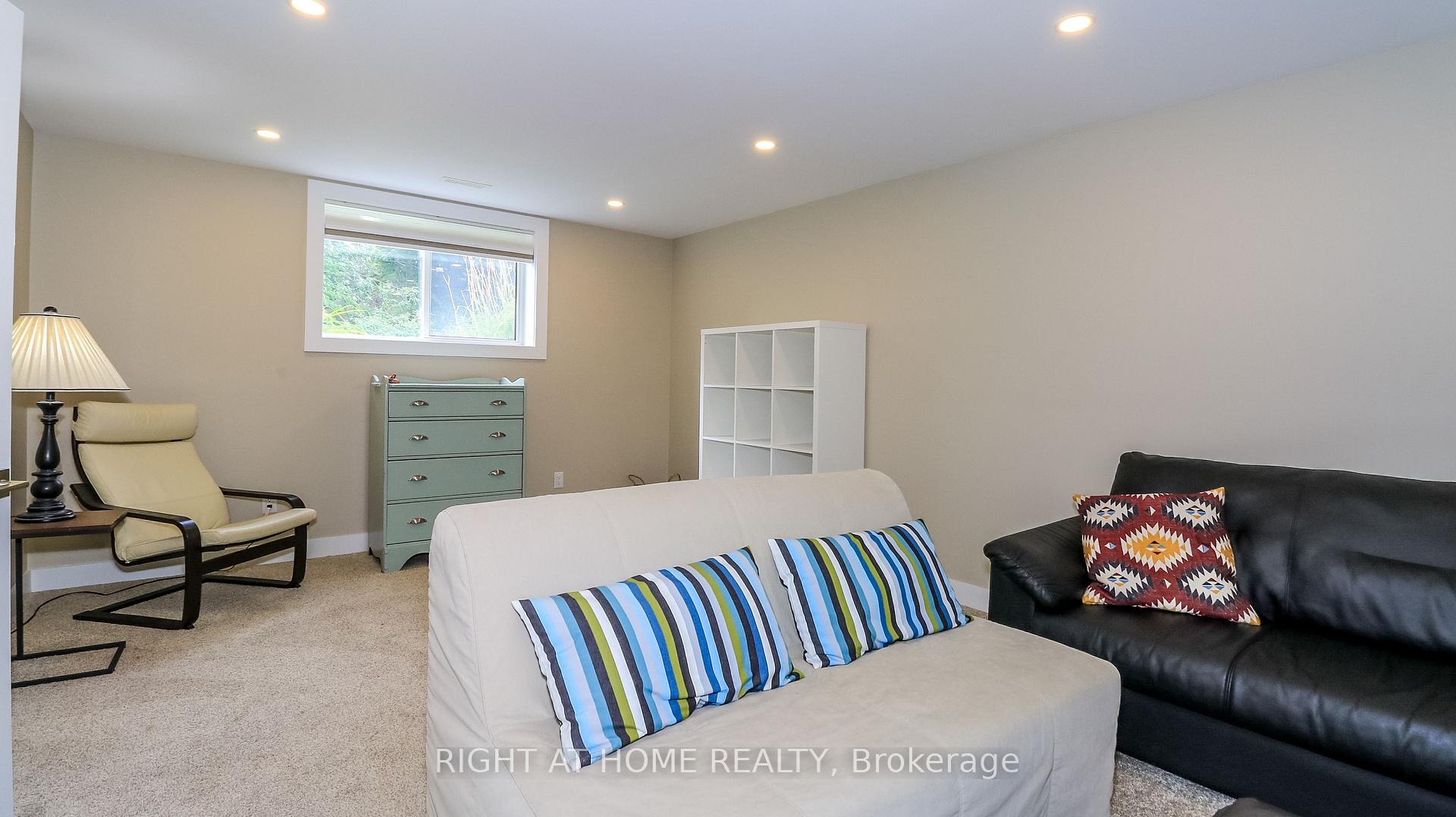 Photo 18 of 15 Highview Road, Barrie, Wellington — HOMEH