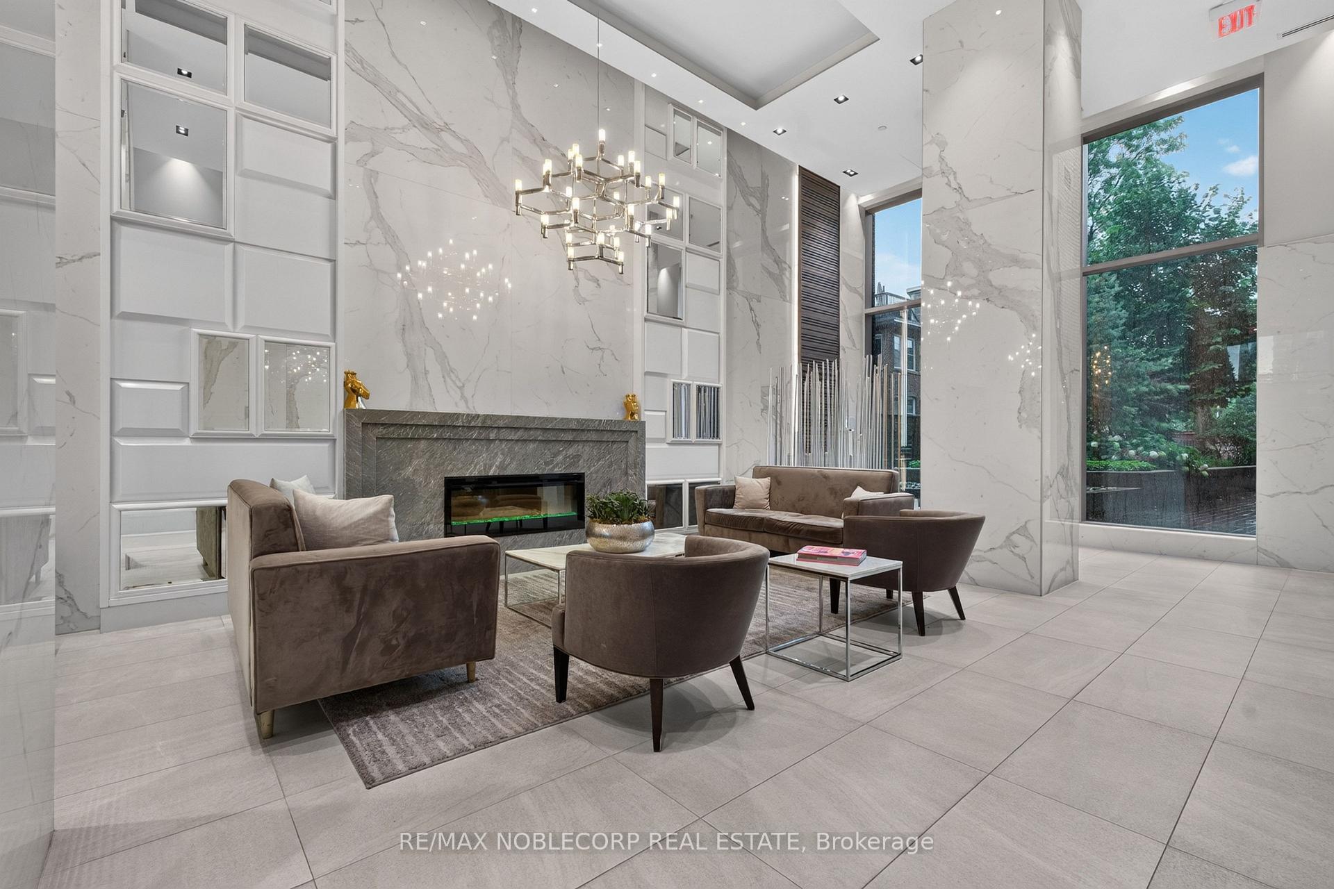 Front of Unit 1911, 501 St Clair Avenue W