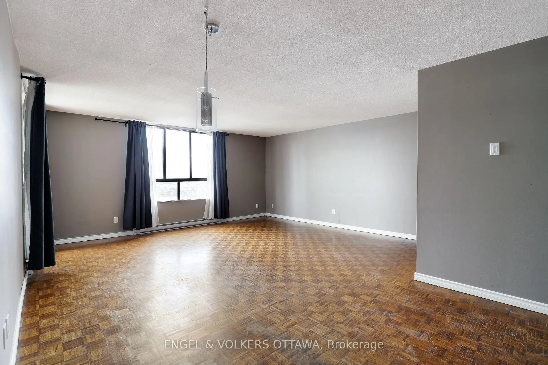 Photo 5 of Unit 708, 475 Laurier Avenue W, Ottawa, Ottawa Centre — HOMEH