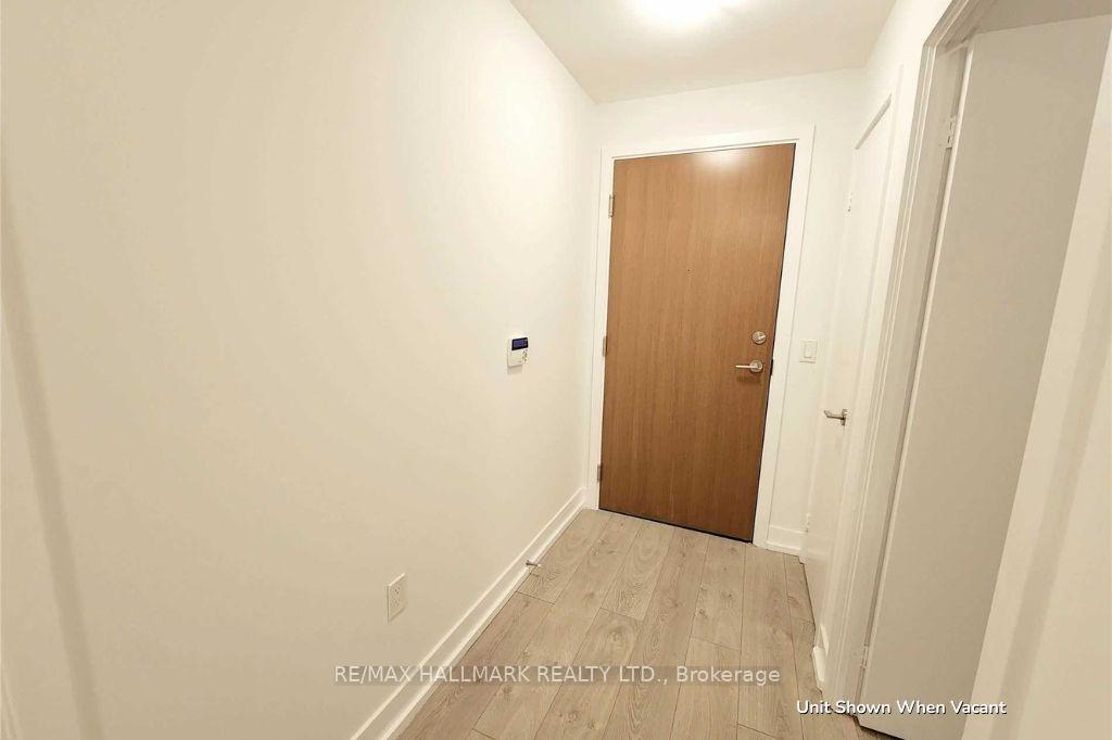 Photo 2 of Unit 922, 30 Shore Breeze Drive, Etobicoke, Mimico — HOMEH