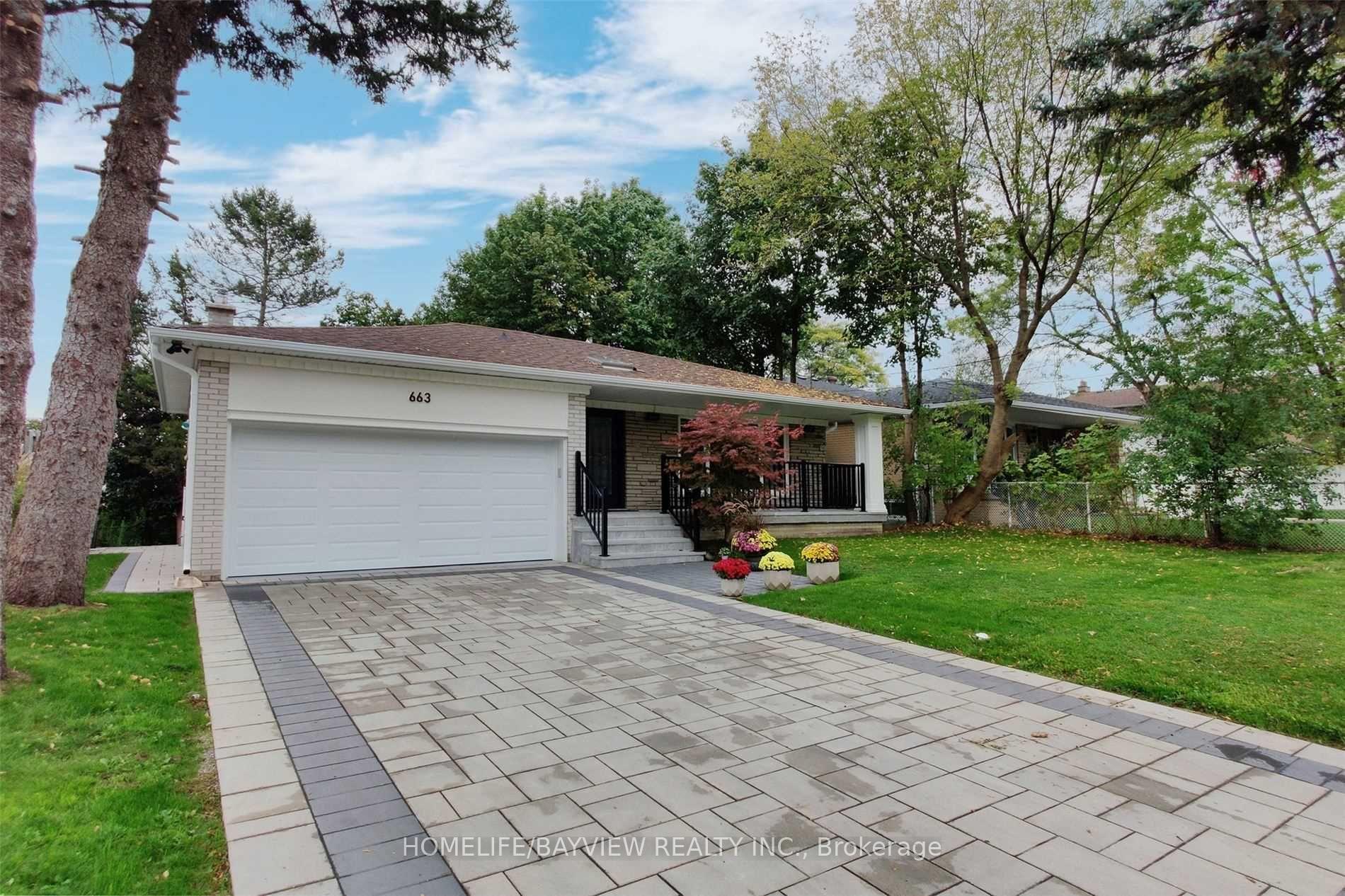 Photo 3 of 663 Conached(lower) Drive, North York, Newtonbrook East — HOMEH