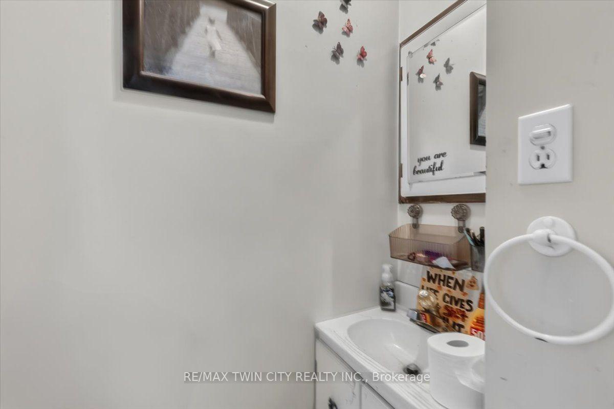 Photo 22 of 60 Park Road N, Brantford, Eagle Place — HOMEH