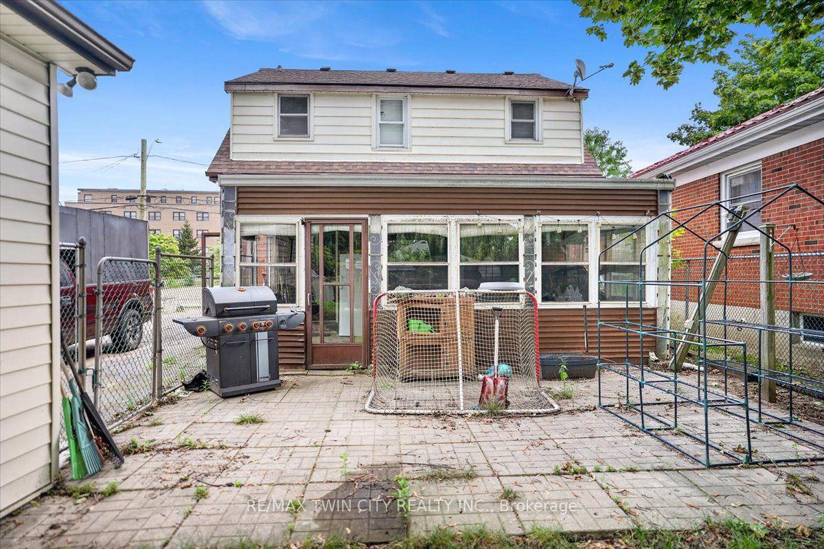 Photo 61 of 60 Park Road N, Brantford, Eagle Place — HOMEH