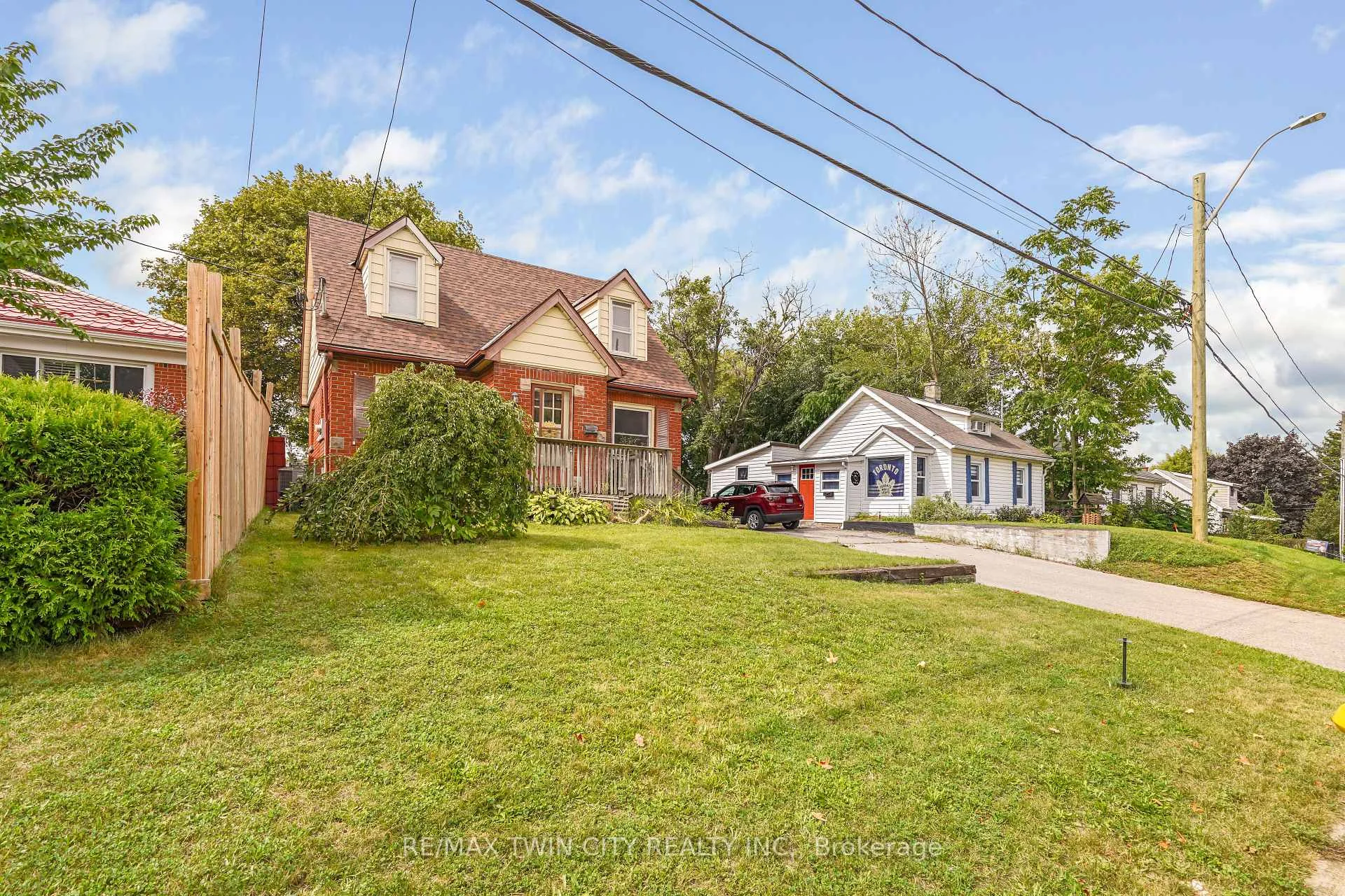 Photo 8 of 60 Park Road N, Brantford, Eagle Place — HOMEH