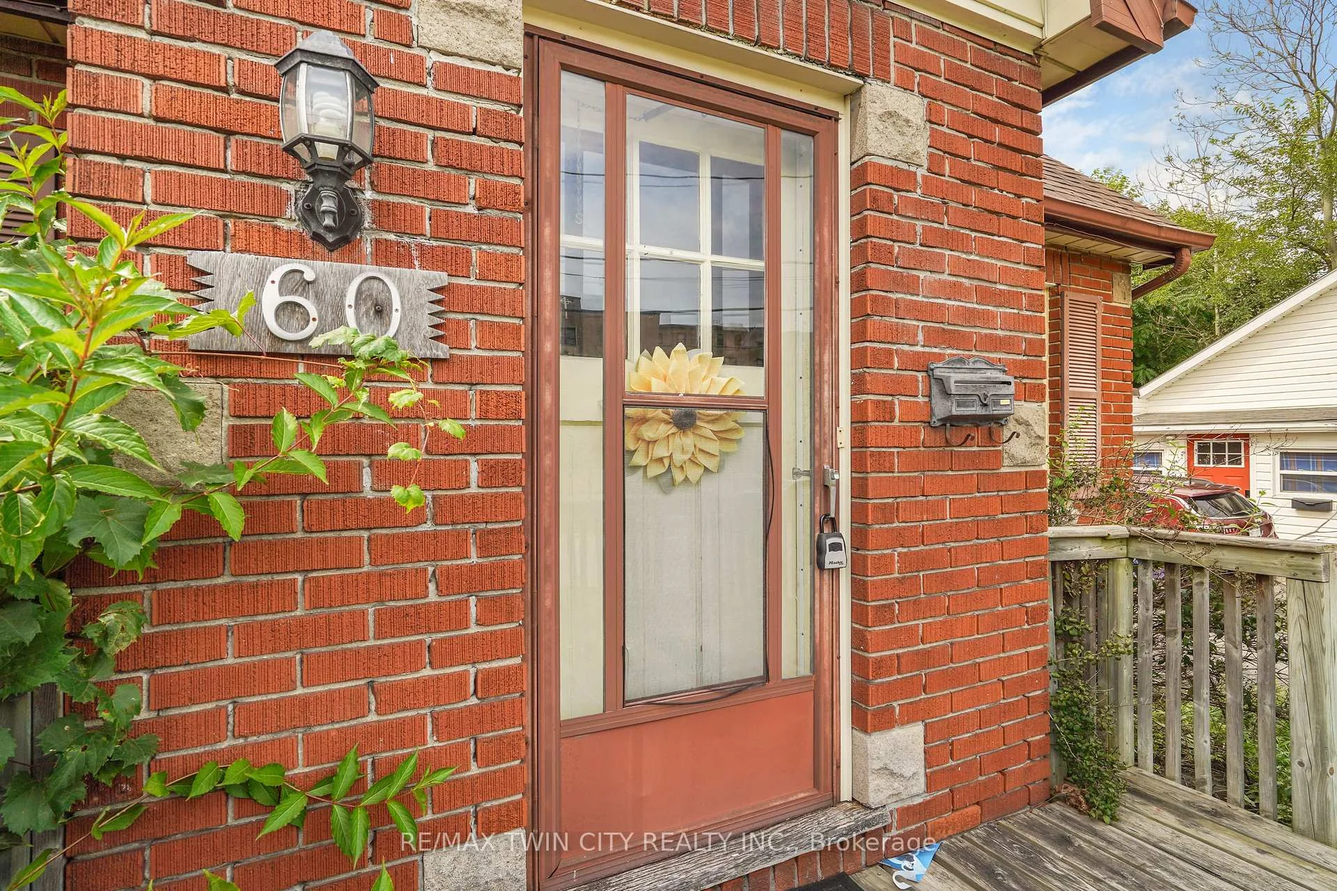 Photo 14 of 60 Park Road N, Brantford, Eagle Place — HOMEH