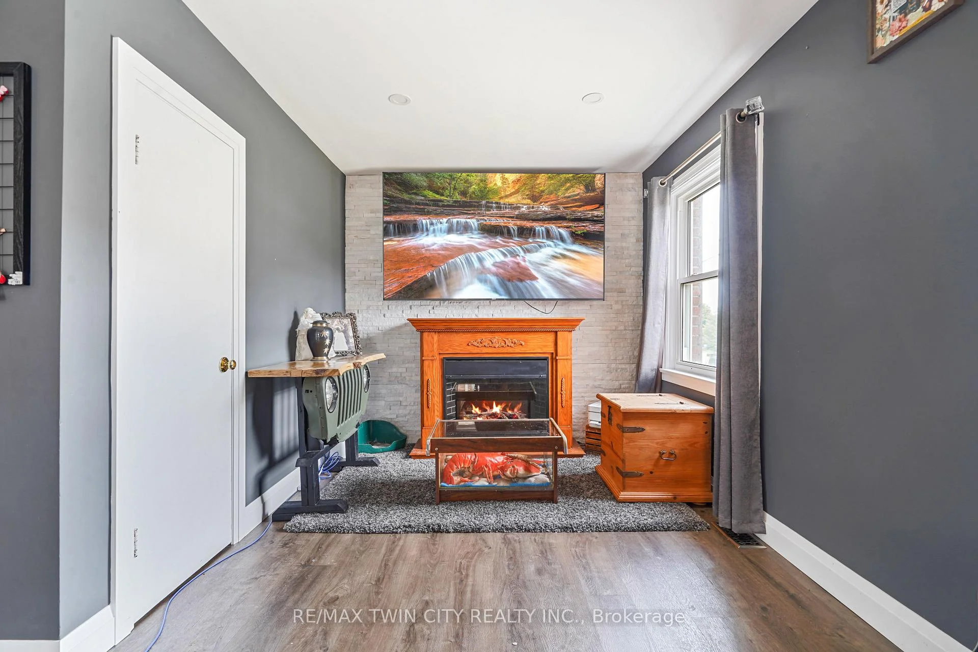 Photo 23 of 60 Park Road N, Brantford, Eagle Place — HOMEH