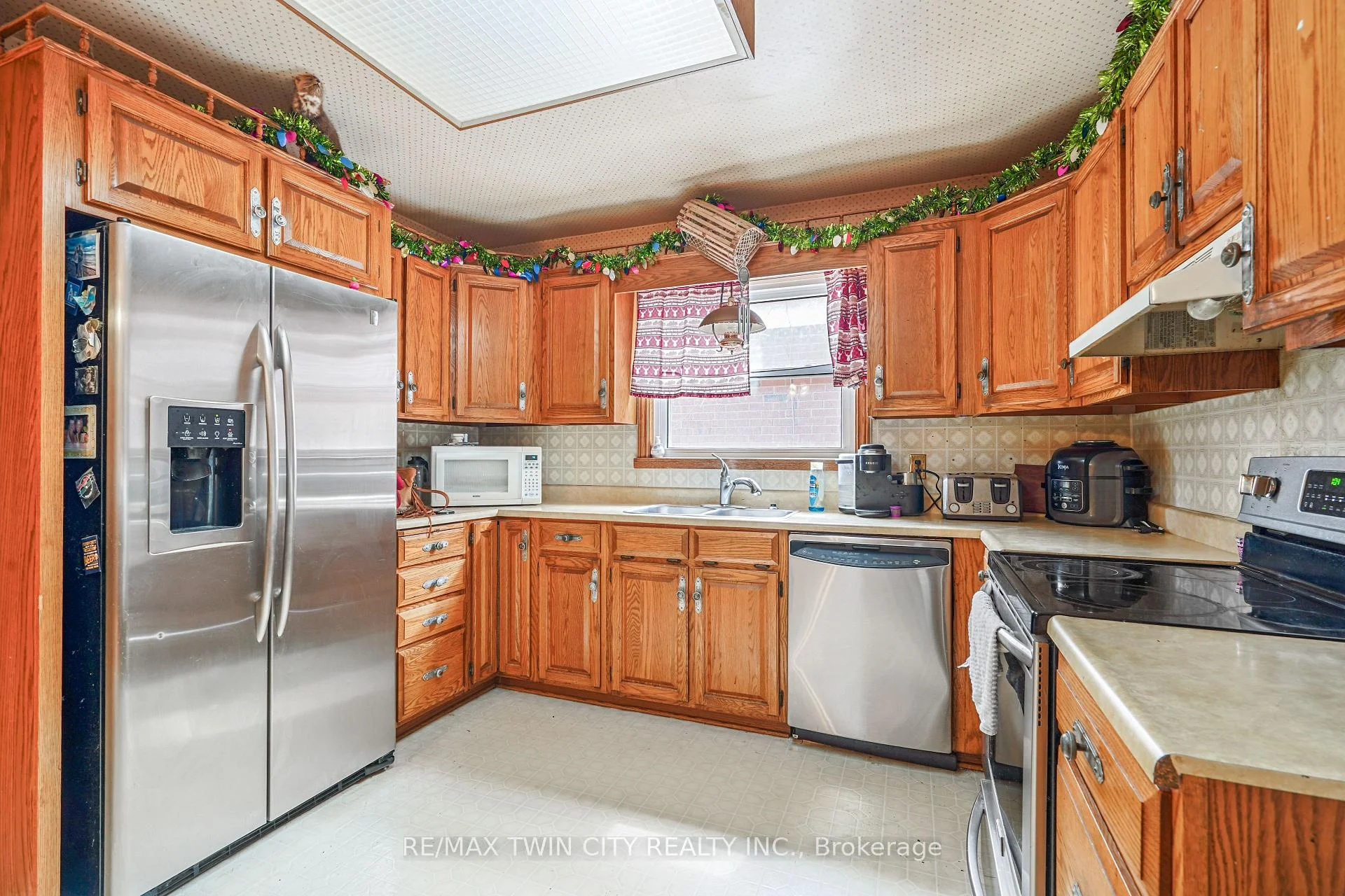 Photo 31 of 60 Park Road N, Brantford, Eagle Place — HOMEH