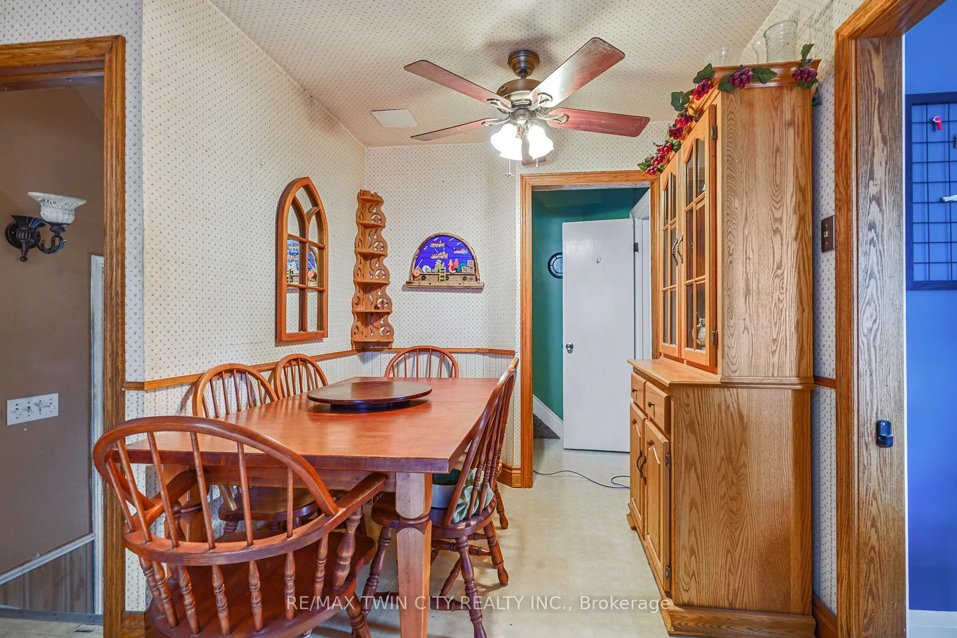 Photo 39 of 60 Park Road N, Brantford, Eagle Place — HOMEH