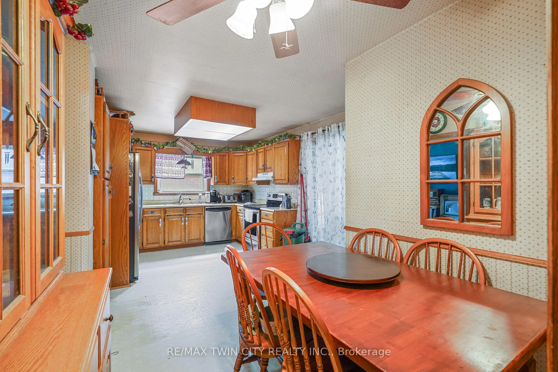 Photo 41 of 60 Park Road N, Brantford, Eagle Place — HOMEH
