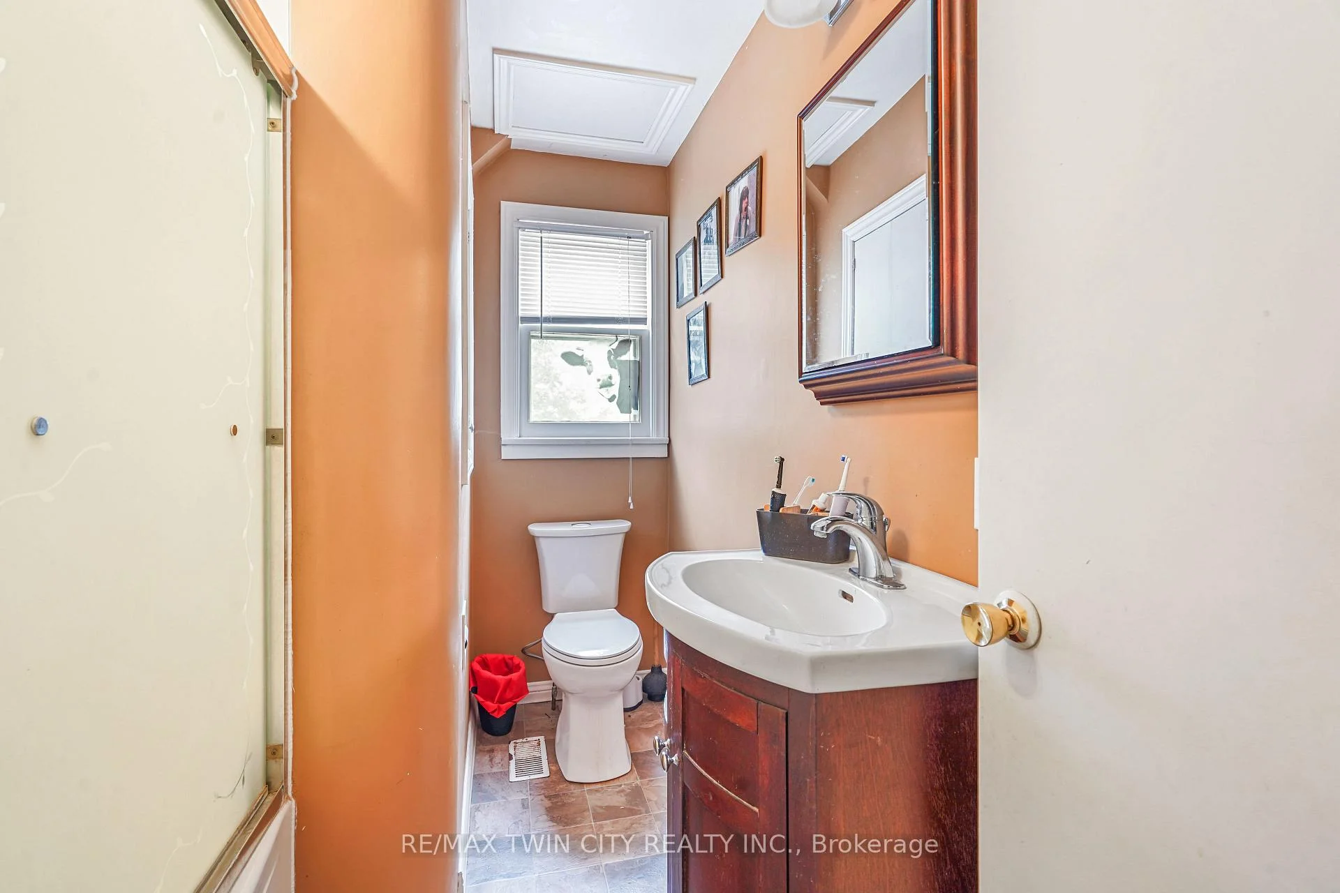 Photo 48 of 60 Park Road N, Brantford, Eagle Place — HOMEH