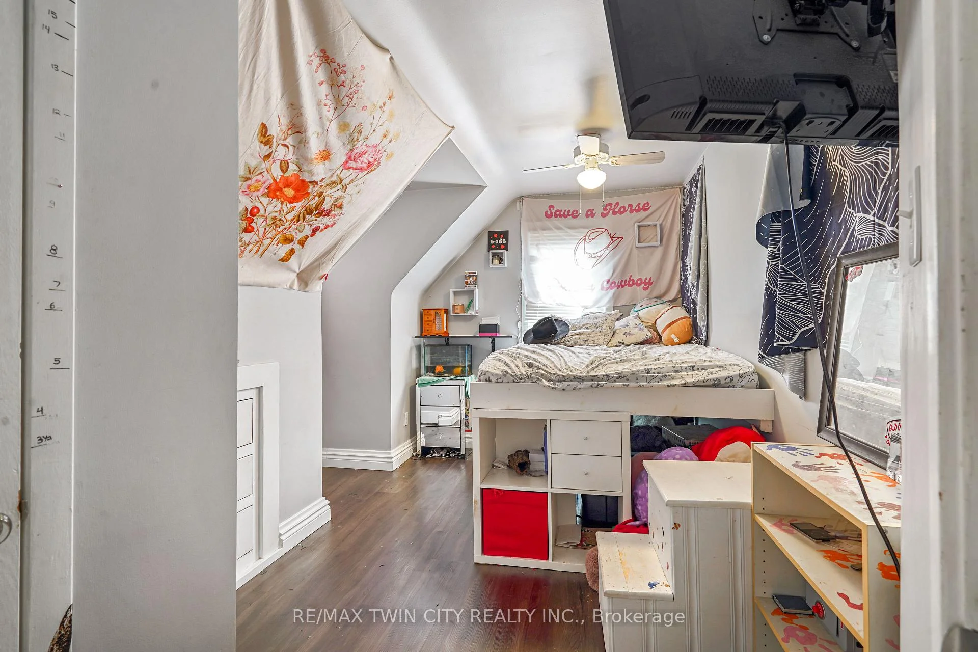 Photo 54 of 60 Park Road N, Brantford, Eagle Place — HOMEH