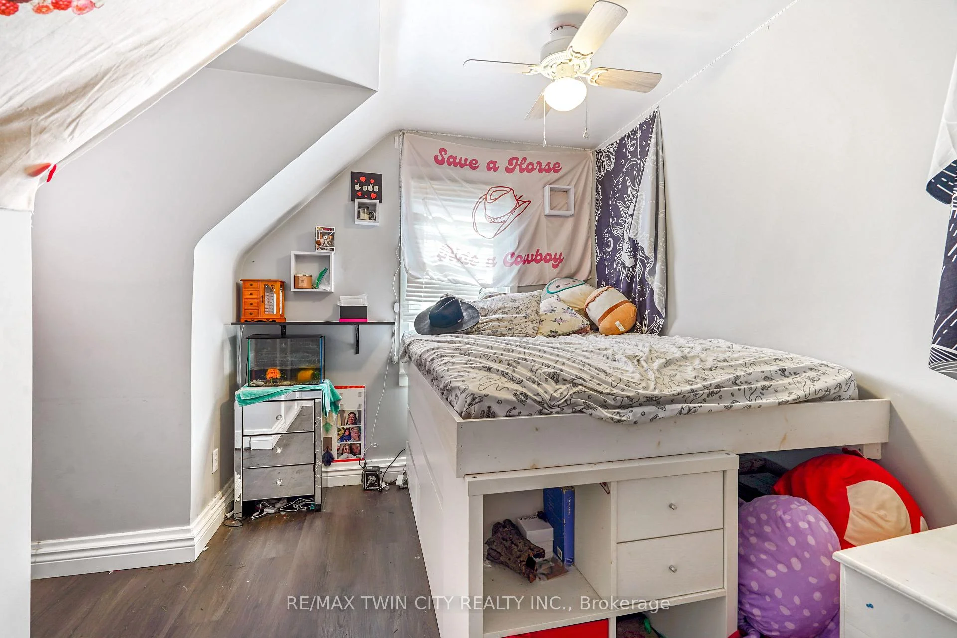 Photo 56 of 60 Park Road N, Brantford, Eagle Place — HOMEH