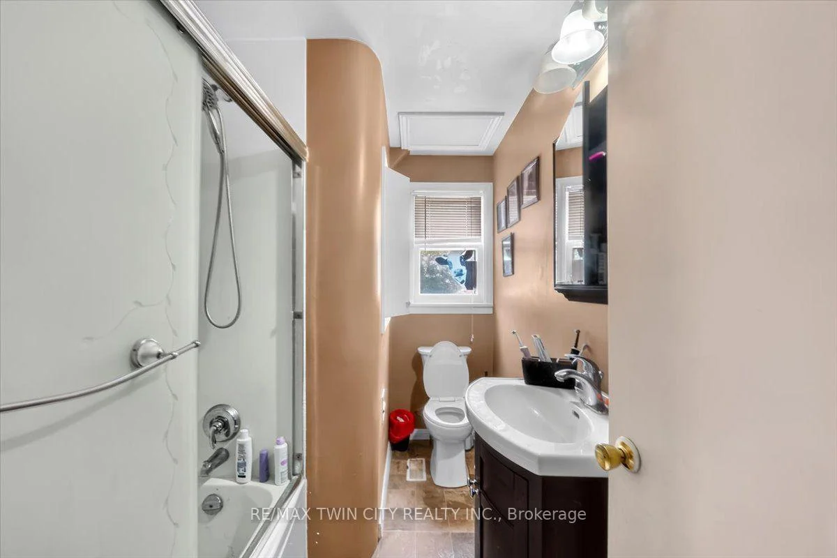 Photo 58 of 60 Park Road N, Brantford, Eagle Place — HOMEH