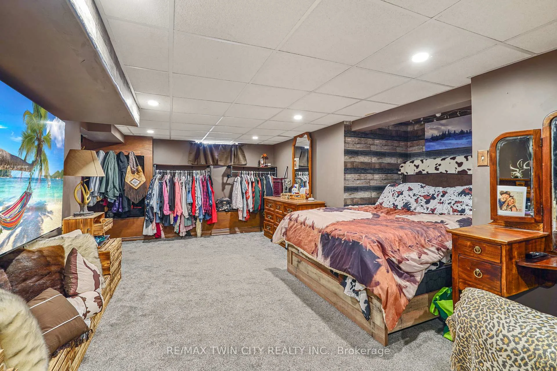 Photo 66 of 60 Park Road N, Brantford, Eagle Place — HOMEH