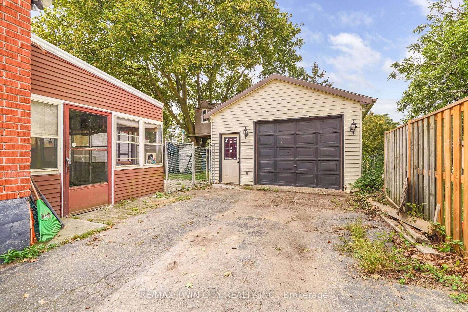 Photo 69 of 60 Park Road N, Brantford, Eagle Place — HOMEH