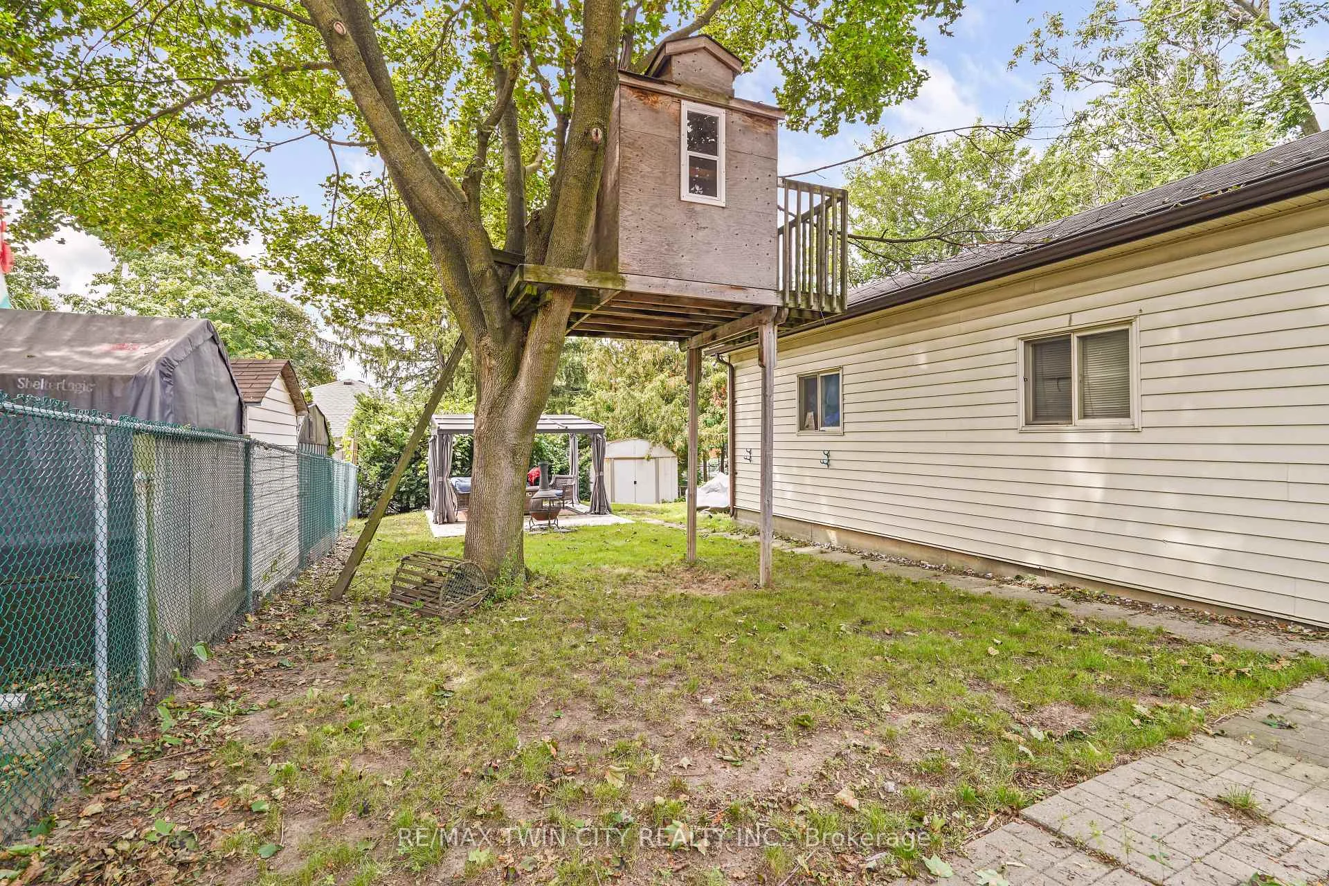 Photo 75 of 60 Park Road N, Brantford, Eagle Place — HOMEH
