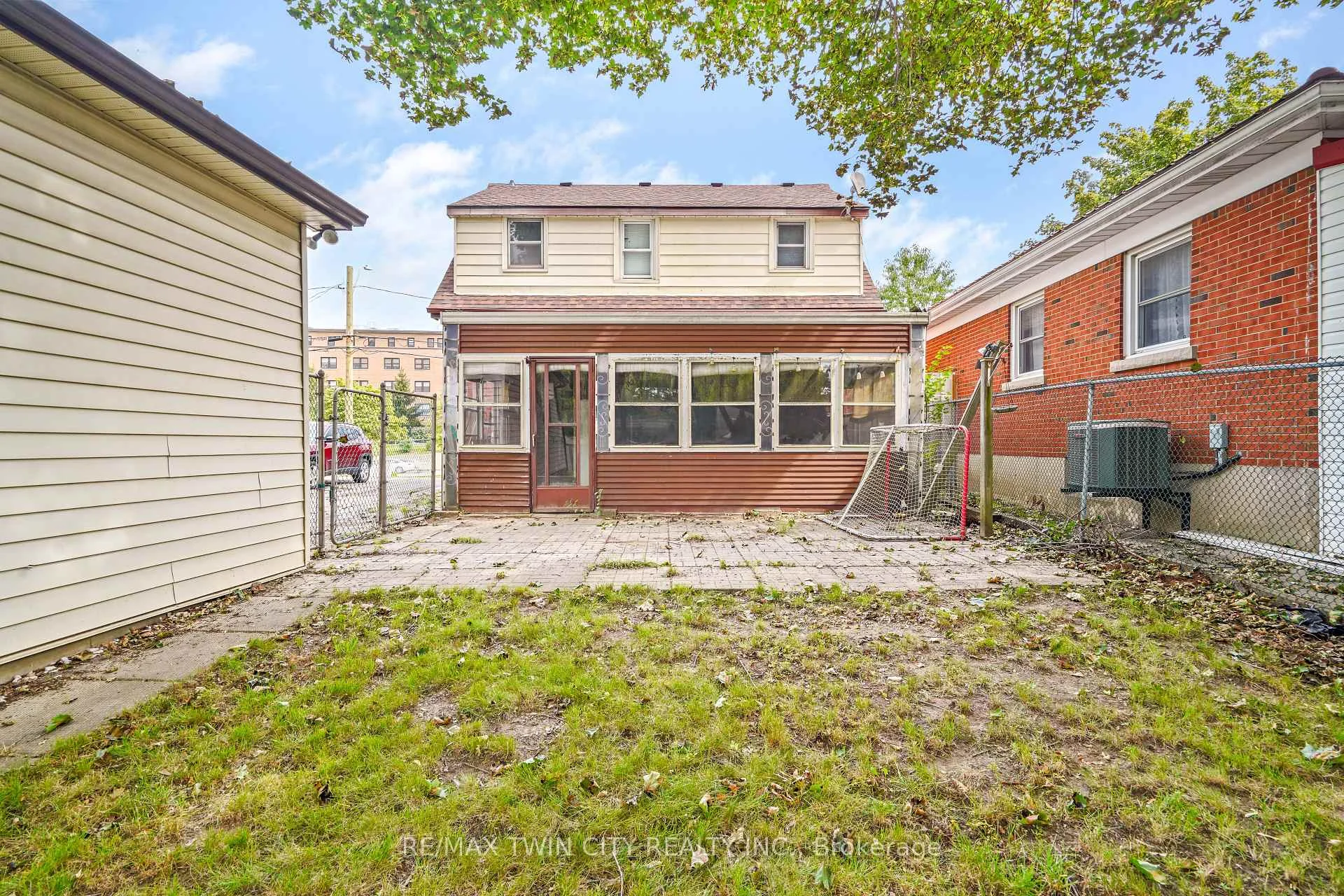 Photo 76 of 60 Park Road N, Brantford, Eagle Place — HOMEH