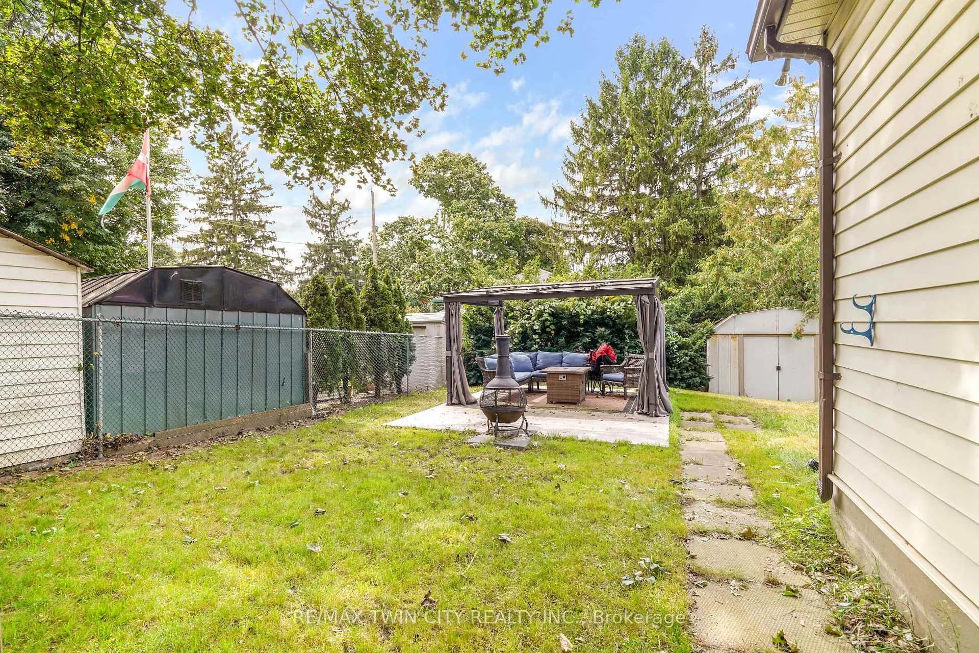 Photo 77 of 60 Park Road N, Brantford, Eagle Place — HOMEH