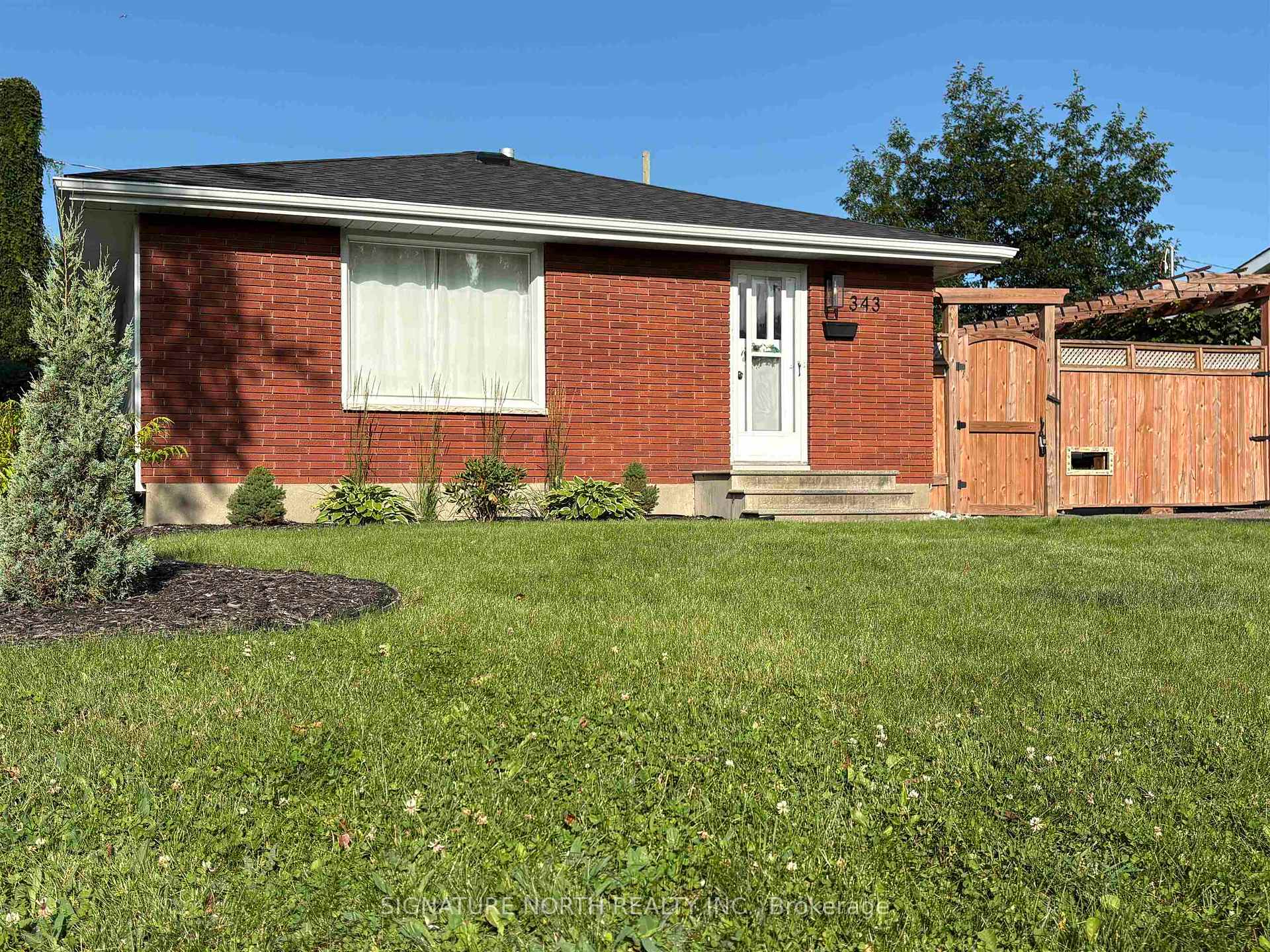 Front of 343 Sillesdale Crescent