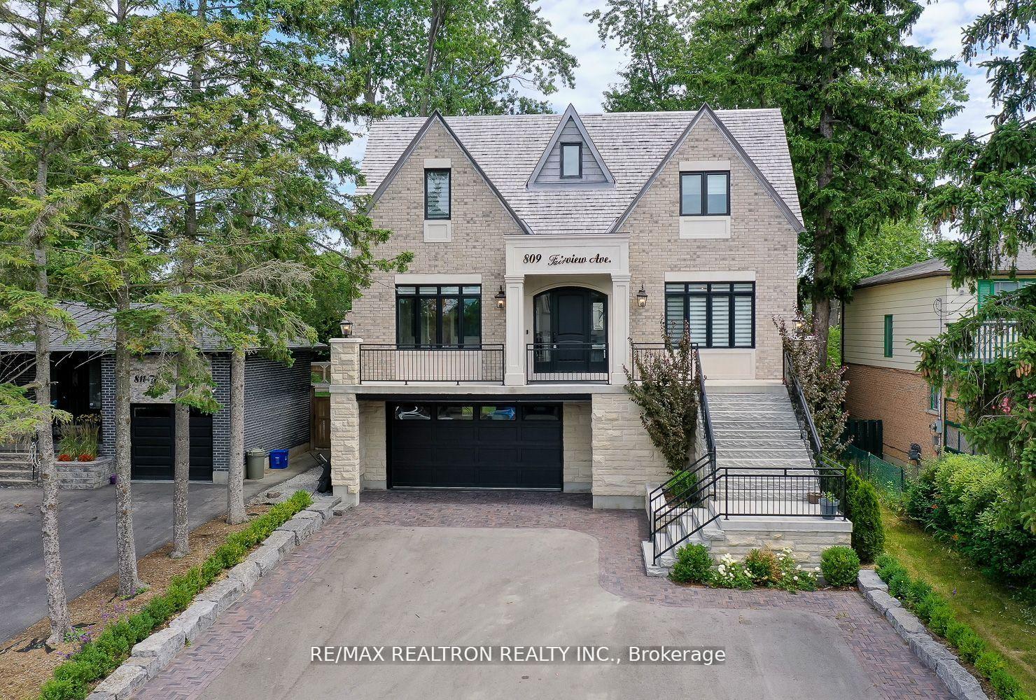 Photo of 809 Fairview Avenue
