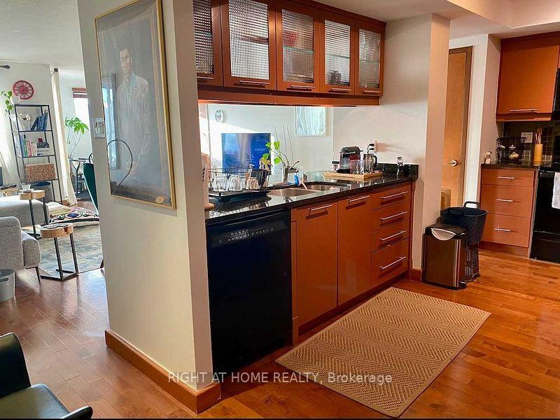 Photo 9 of Unit 2012, 99 Harbour Square, Toronto, Waterfront Communities — HOMEH