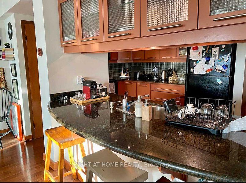 Photo 11 of Unit 2012, 99 Harbour Square, Toronto, Waterfront Communities — HOMEH