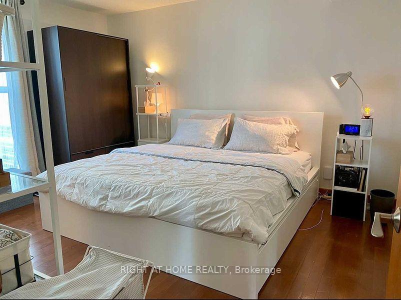 Photo 16 of Unit 2012, 99 Harbour Square, Toronto, Waterfront Communities — HOMEH
