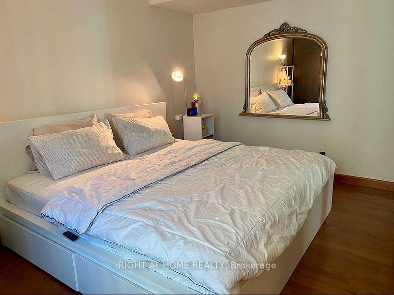 Photo 17 of Unit 2012, 99 Harbour Square, Toronto, Waterfront Communities — HOMEH