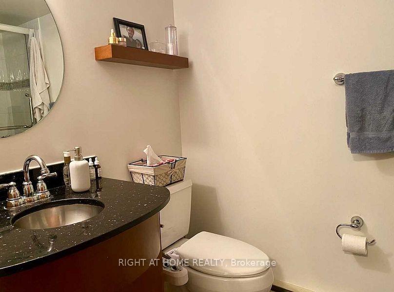 Photo 18 of Unit 2012, 99 Harbour Square, Toronto, Waterfront Communities — HOMEH