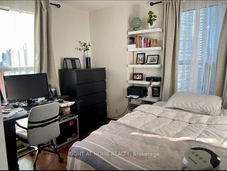 Photo 20 of Unit 2012, 99 Harbour Square, Toronto, Waterfront Communities — HOMEH