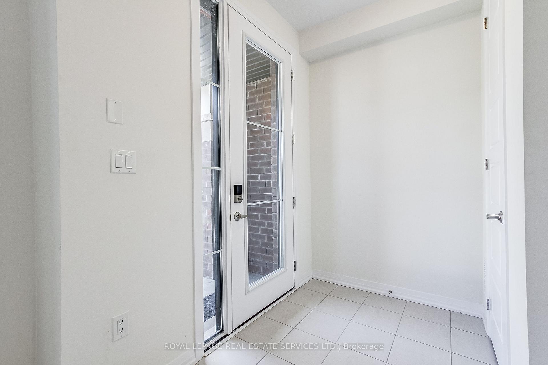 Photo 4 of Unit 31, 400 Newman Drive, Cambridge, Westview — HOMEH
