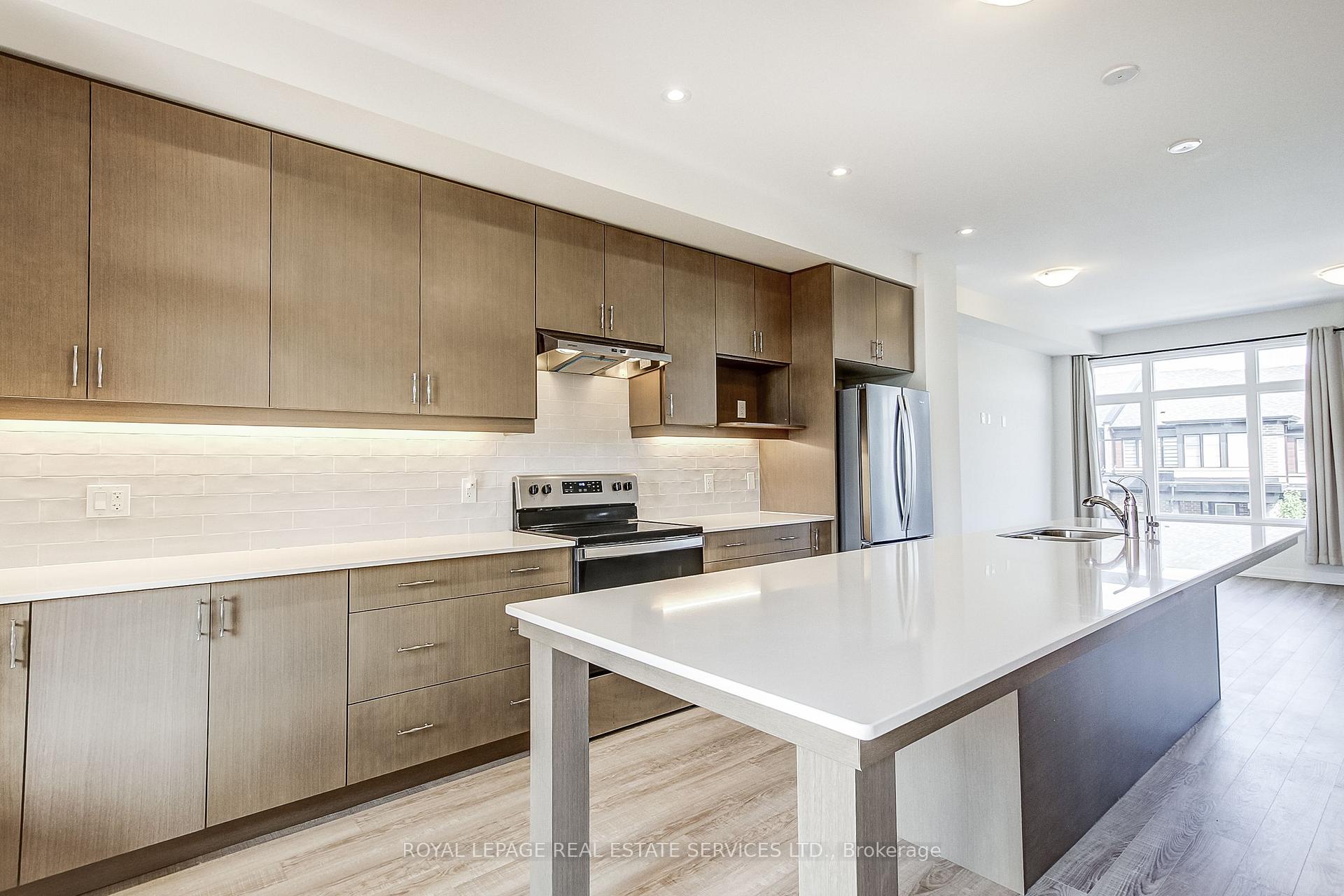 Photo 15 of Unit 31, 400 Newman Drive, Cambridge, Westview — HOMEH