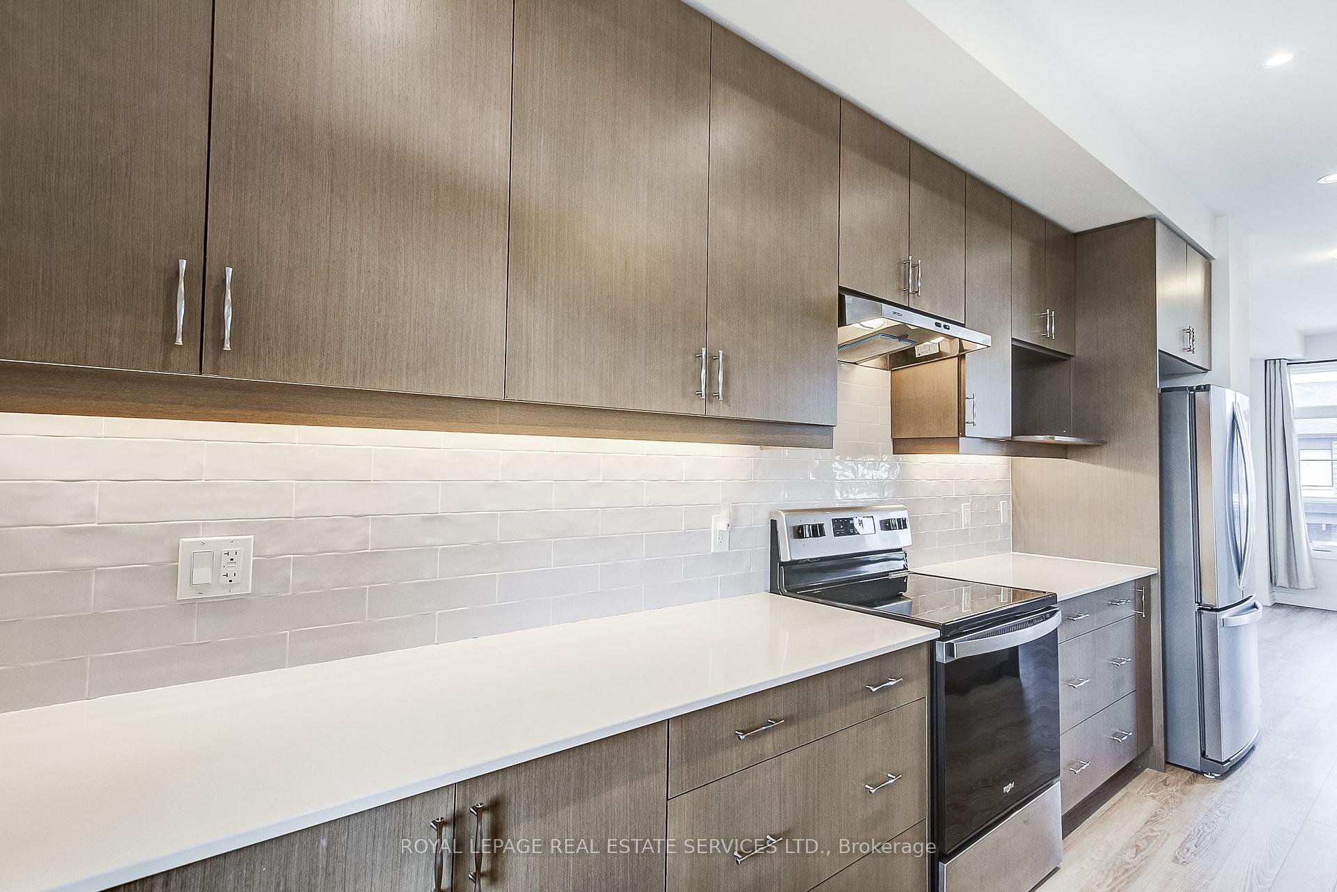Photo 17 of Unit 31, 400 Newman Drive, Cambridge, Westview — HOMEH