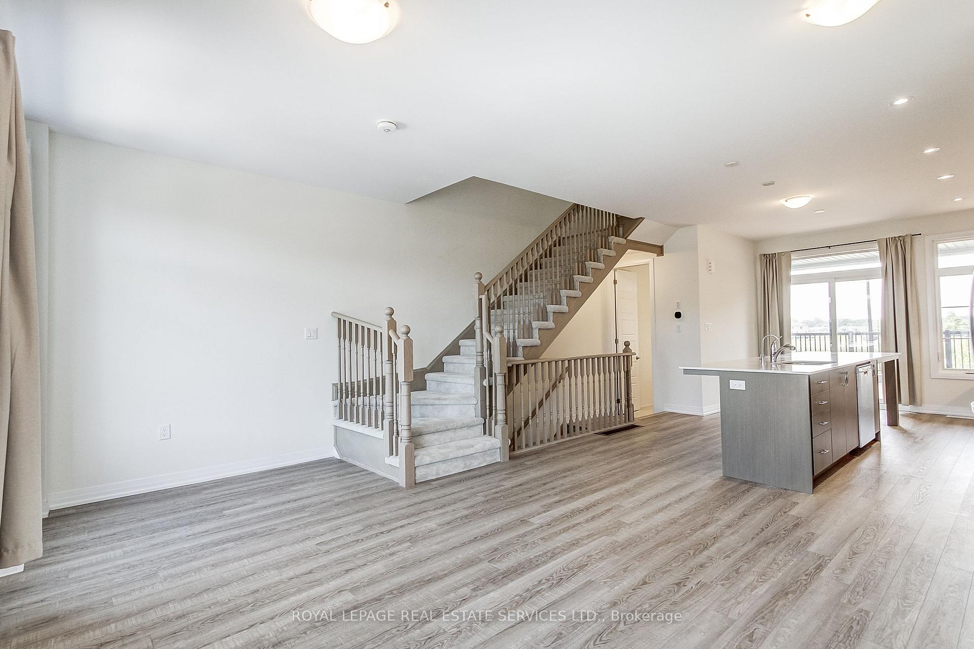 Photo 21 of Unit 31, 400 Newman Drive, Cambridge, Westview — HOMEH