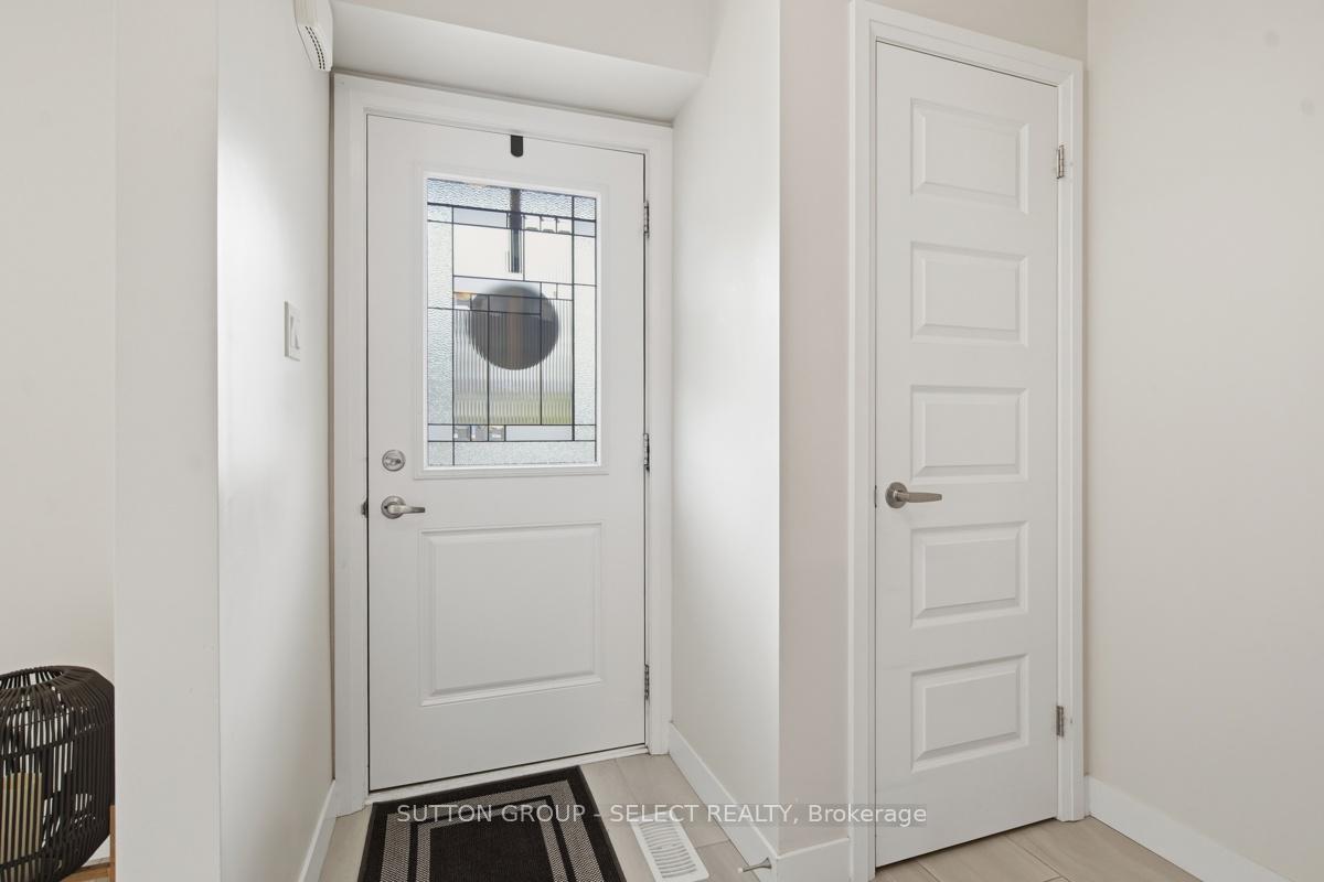 Photo 5 of Unit 21, 1110 Meadowlark Ridge, London, South U — HOMEH