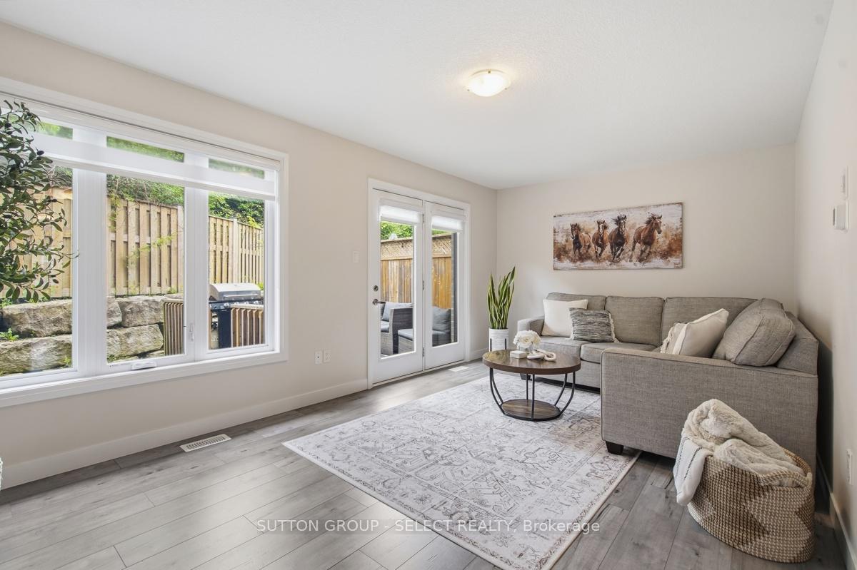 Photo 7 of Unit 21, 1110 Meadowlark Ridge, London, South U — HOMEH