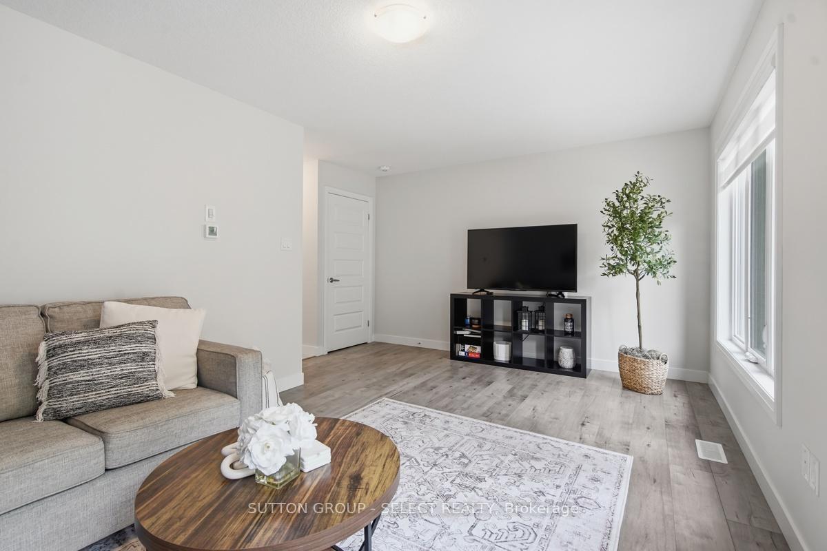 Photo 9 of Unit 21, 1110 Meadowlark Ridge, London, South U — HOMEH