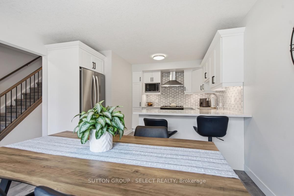 Photo 10 of Unit 21, 1110 Meadowlark Ridge, London, South U — HOMEH