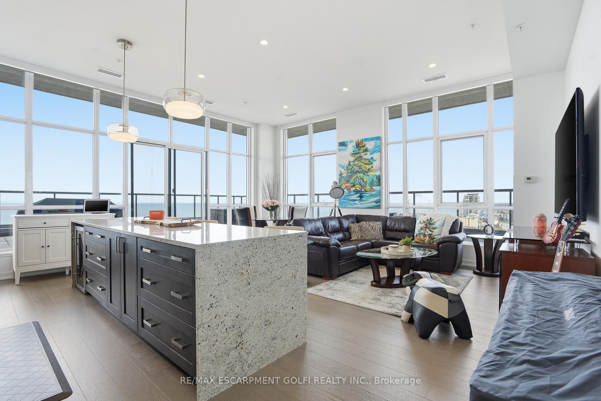 Photo 5 of Unit 1504, 550 North Service Road, Grimsby, Grimsby Beach — HOMEH