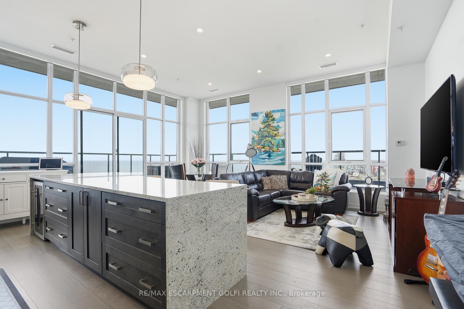 Photo 6 of Unit 1504, 550 North Service Road, Grimsby, Grimsby Beach — HOMEH